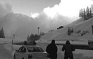 Sicherung der Landwasserstrasse bei Davos im Winter2004/05 (Foto: Archiv SLF)