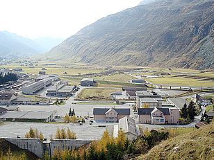 In Andermatt wird die ehemalige Gebirgskampfschule in ein Tourismusresort umgenutzt. Bild: D. Gallati