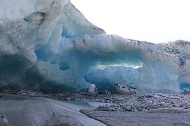 Climate warming is affecting Swiss glaciers. The picture shows the ice front of the Rhone glacier. Photo credit: Beat Stierli (WSL)