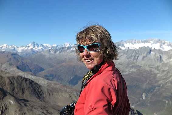 Marcia Phillps am Gemsstock (UR), 2017; Foto: Hansueli Rhyner, SLF