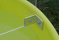 Befestgung der Plexiglasscheibe am Kunststofftrichter.