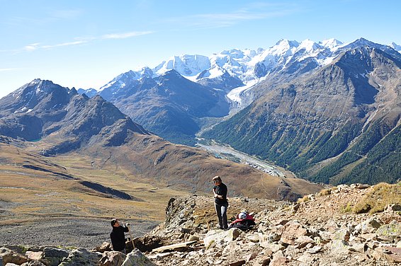 The microbiologist Beat Frey and permafrost researcher Marcia Phillips on the Muot da Barba Peider (Photo: Beat Stierli) 