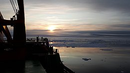 Ausblick vom Labor-Deck des Schiffes nach getaner Arbeit um 2 Uhr morgens Lokalzeit. Foto: Joël Rüthi.