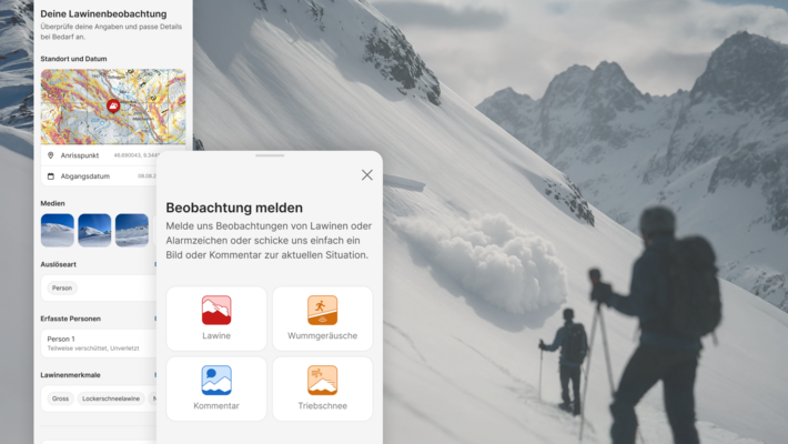 Zwei Personen mit Skistöcken wandern auf einem schneebedeckten Bergpfad. Im Vordergrund ist eine Person unscharf zu sehen, während die zweite Person weiter entfernt und scharf abgebildet ist. Im Hintergrund sind schneebedeckte Berge und ein bewölkter Himmel zu erkennen. Im linken Bildbereich sind halbtransparente Benutzeroberflächen mit Karten, Textfeldern und Symbolen eingeblendet, die Informationen zur Lawinenbeobachtung und zur Meldung von Lawinen, Wummgeräuschen, Kommentaren und Triebschnee zeigen.