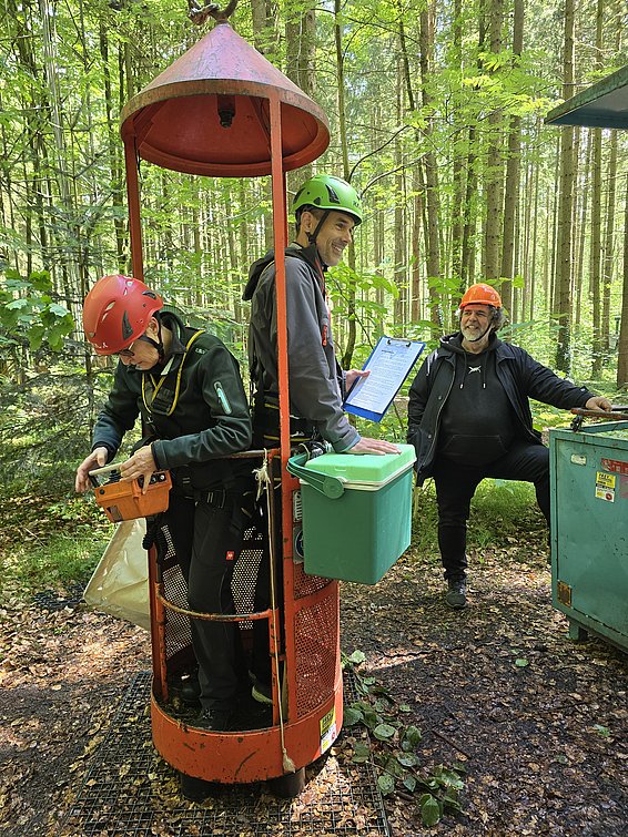 Michael Eisenring in the crane nacelle of the KROOF site in Freising
