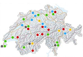 Punkte auf einer Schweizerkarte geben Auskunft, wo in der Schweiz welche Projekte zur Klimawandelanpassung im Rahmen des BAFU-Pilotprogramms realisiert wurden.