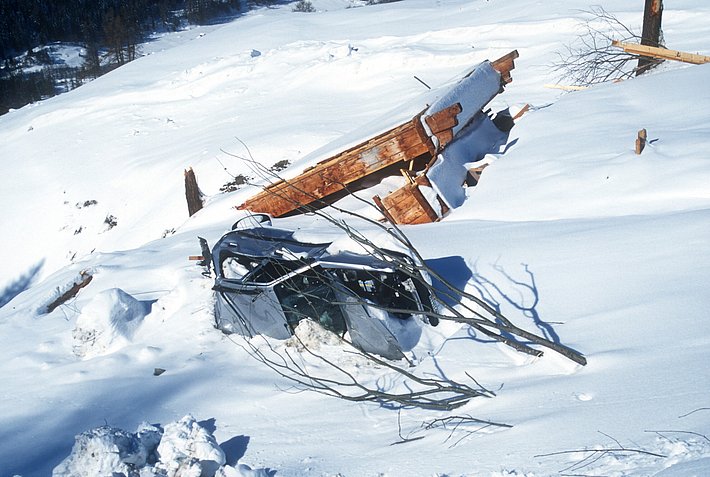 In Evolène (VS) verloren am 21. Februar 1999 zwölf Menschen ihr Leben. Zudem entstand sehr hoher Sachschaden, Foto: M. Phillips, SLF