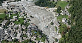 Im Ort Bondo der Bündner Gemeinde Bregaglia beschädigte ein grosser Murgang zahlreiche Gebäude.