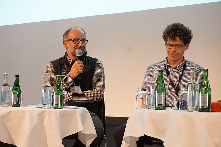 «In Island werden Lawinenbauten im Sommer zu Theaterbühnen», Stefan Margreth, Schutzmassnahmen SLF, der auch als Referent auftrat. Foto: R. Buchmüller
