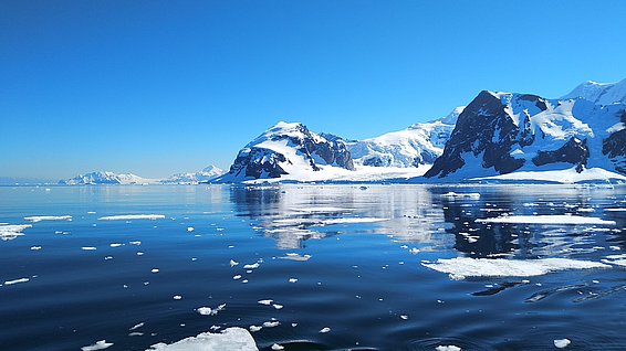 Eine Perspektive der Marguerite Bay mit den Bergen von Graham Land. (Foto: Sergi Gonzàlez-Herrero / SLF)