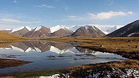 Die schneebedeckt Gebirgskette des Teskey Ala-Too, Kyrgyzstan. Grundlage für die Wasserversorgung in dieser Region. (für grosse Version bitte klicken). Foto: Daniel Farinotti / WSL/GFZ
